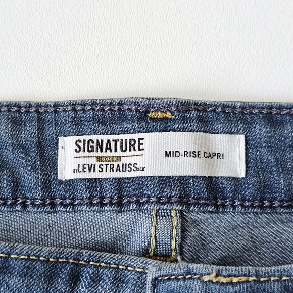 Signature Gold by Levi Strauss Mid-Rise Capri Denim Jeans – Size 20 (W35) - Picture 4 of 15